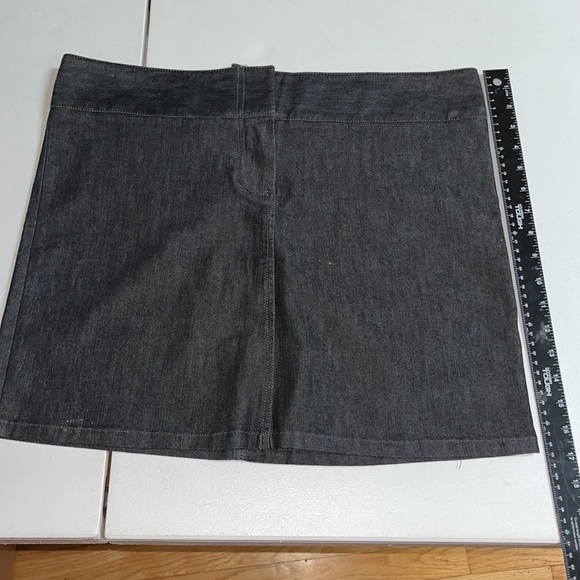 Kenneth Cole size 12 black lightweight denim mini skirt stretch NWOT - Picture 4 of 7